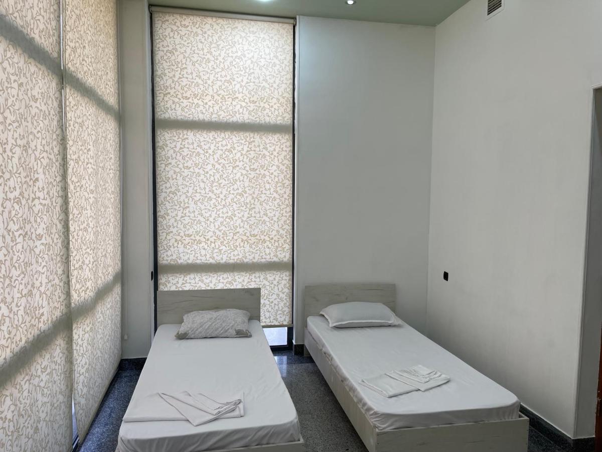Joy Hotel Apartament เยเรวาน ภายนอก รูปภาพ