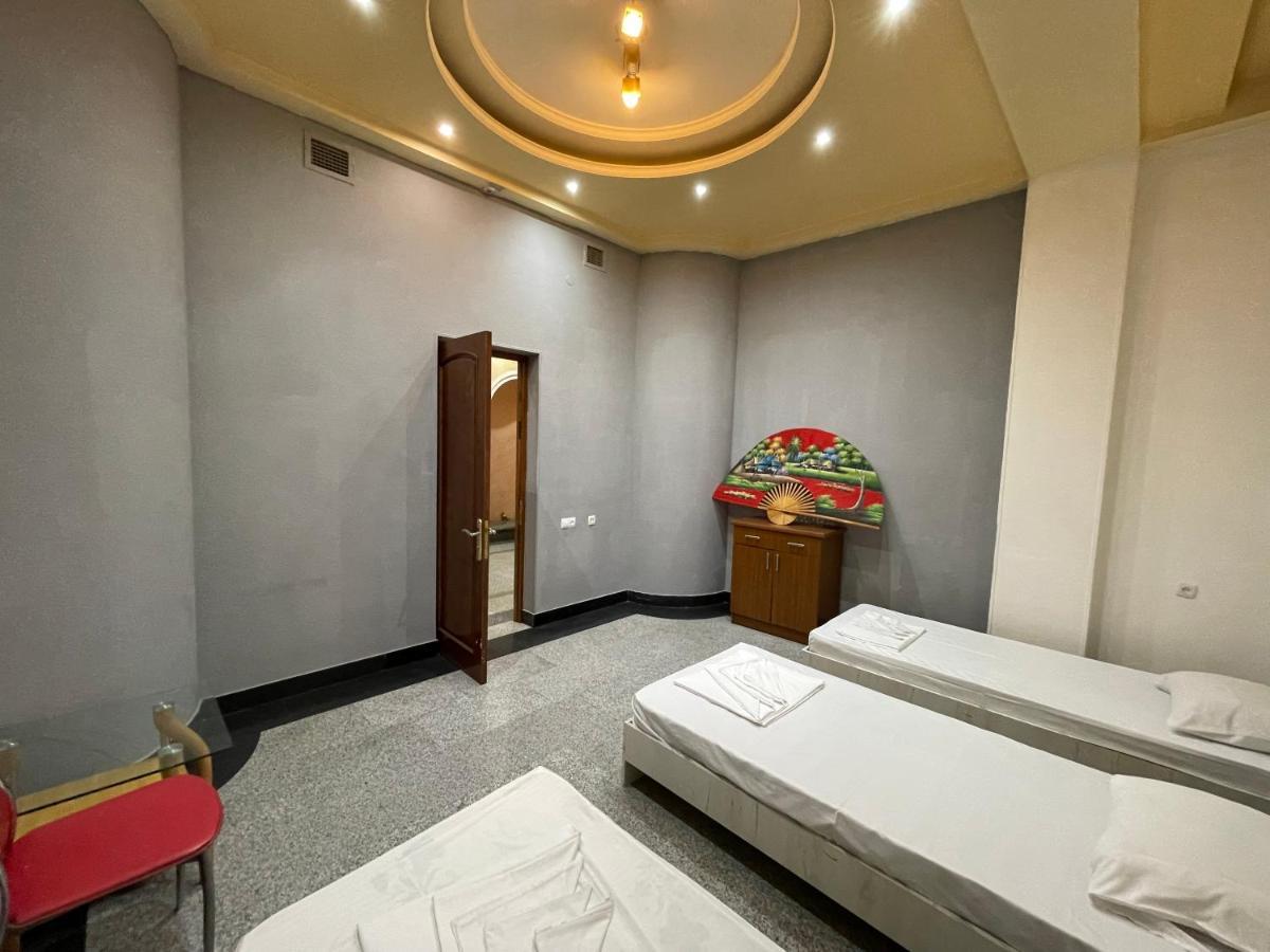 Joy Hotel Apartament เยเรวาน ภายนอก รูปภาพ